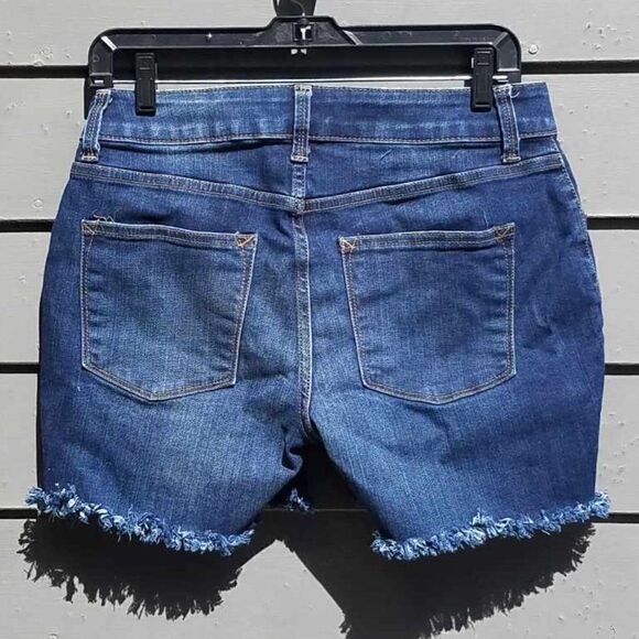 Maurices High Rise Frayed Cut Off Jeans size Medium - Picture 3 of 11